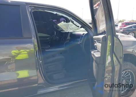 2022 Ram 1500 Big Horn 4X2 5'7 Box z USA, uszkodzony, nr VIN 1C6RREFT5NN156502